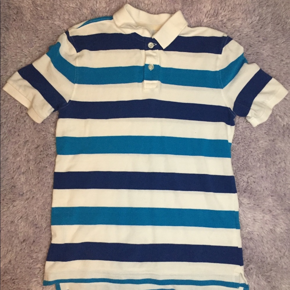 BARELY USED BOYS COLLAR NECK- urban pipeline